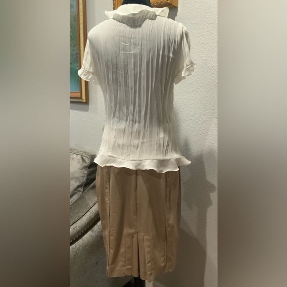 Set. Beige blouse and brownish skirt - Picture 10 of 14